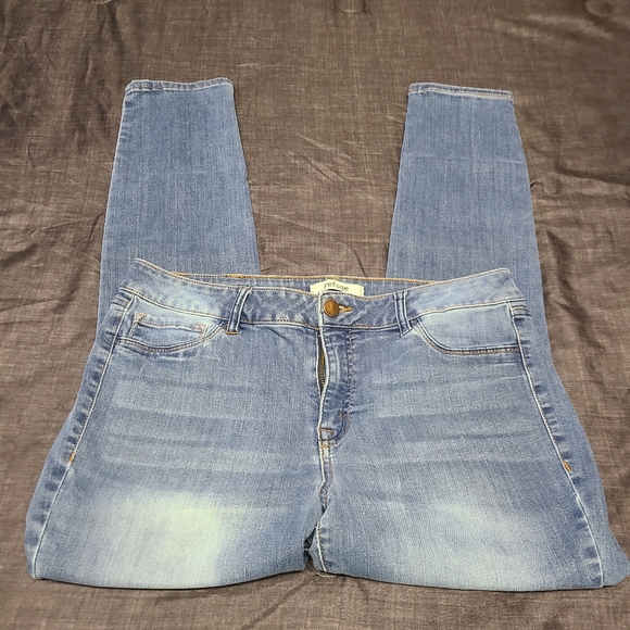 Refuge light wash skinny jeans - Picture 2 of 6